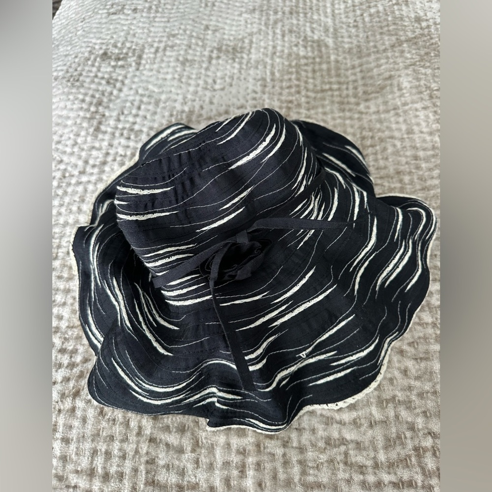 SUNDAY AFTERNOONS Polyester & Paper Black & Cream Striped Sun Hat